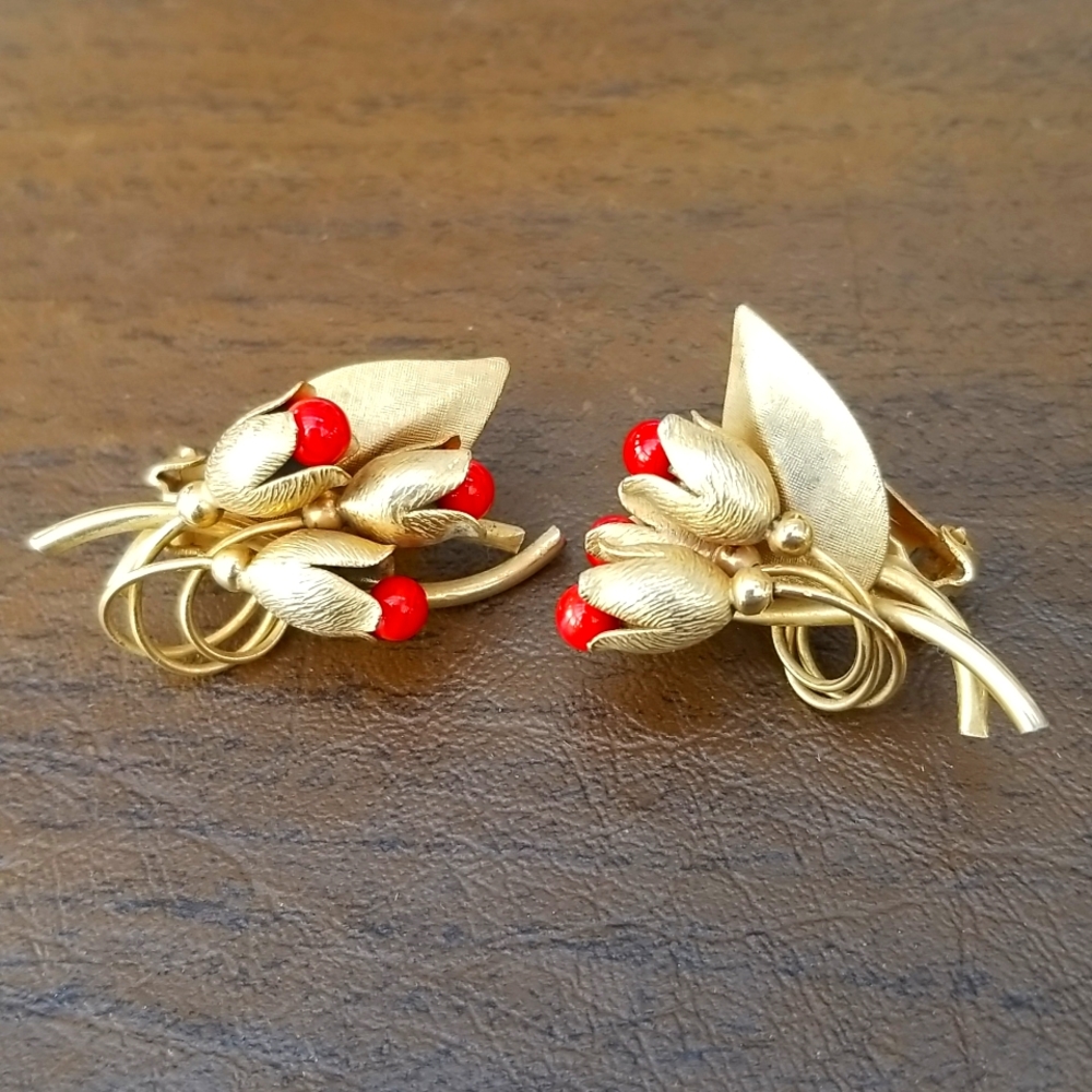 Vintage Signed Rare Hobé Faux Coral Leaf Spray Clipon Earrings